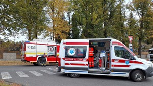 Dodávka zrazila v Liptovskom Hrádku troch ľudí. Medzi zranenými sú aj dve deti