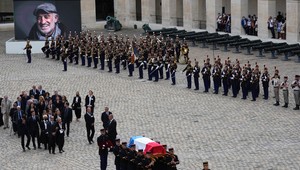 Rozlúčka hodná majstra. Svet dal posledné zbohom milovanému Belmondovi