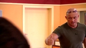 Na účastníka reality šou Vyvolení bol vydaný európsky zatykač. Nahlásil sa sám, vo väzení strávi 15 rokov