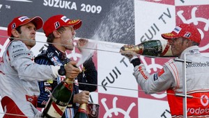 F1: Vettel víťazom v Suzuke, Brawn bod od titulu