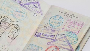 Slováci v zahraničí často preceňujú, čo môže štát urobiť. Konzulárna pomoc má limity