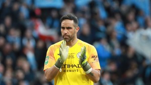 Bravo predvádza skvelé zákroky aj bez súperov