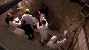 Kriminalisti skúmali ostatky na vatikánskom cintoríne. Hľadali kosti nezvestnej tínedžerky