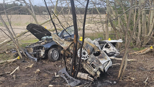 Tragická nehoda pri Jablonici: Náraz auta do stromov si vyžiadal dva mladé životy