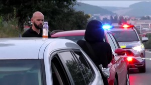 Pri razii zadržali Gruzínca a Ukrajinca. Sedeli v ukradnutom aute z nemeckého letiska