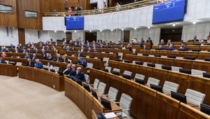 NR SR: NR SR ukončila piatkové rokovanie, pokračovať budú v pondelok a znova do polnoci