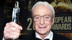 Mladí herci chcú len slávu a peniaze, myslí si Michael Caine