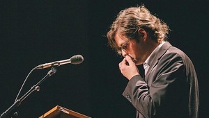 Stand-up komik Adámy: Očakával by som, že dve poslankyne budú riešiť ceny energií a nie bitku