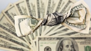 Amerika bude tlačiť ďalej miliardy dolárov