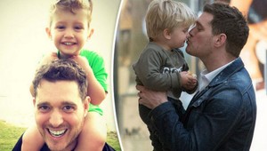Malý syn Michaela Bublého úspešne ukončil liečbu rakoviny pečene