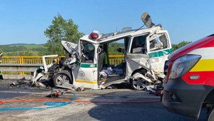 Šoféra kamiónu, ktorý usmrtil dvoch hasičov, prepustili