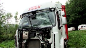 Havaroval turecký kamión, náklad ostal v bezpečí