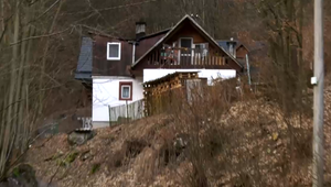 Rodina je odrezaná od sveta: Ak sa chcú dostať domov, musia porušiť predpisy