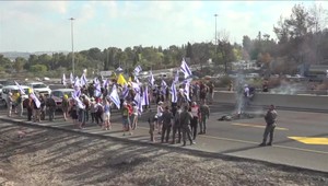 V Izraeli protestovali tisíce ľudí, žiadajú návrat rukojemníkov z Gazy a koniec bojov