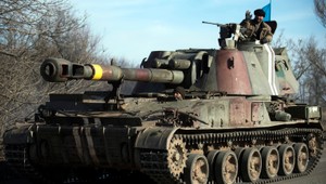 Podľa ukrajinskej armády nenastal čas na sťahovanie techniky