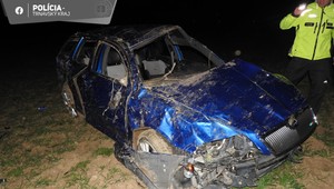 Za volantom sedel opitý mladík, spolujazdec skončil v nemocnici