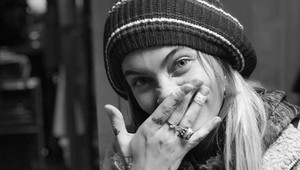 Jacksonova dcéra sa bozkávala so slávnou modelkou