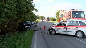 Vodič auta, ktoré prevážalo krv do nemocnice, havaroval