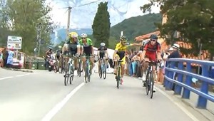 Brambillu a Rovného vylúčili z Vuelty! Pobili sa počas etapy