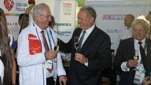 Kiska otvoril Slovenský dom. Teší sa na oslavy úspechov