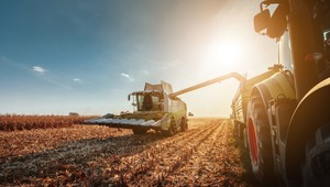 Lídri farmárov? Jeden je spájaný so zločinom, druhý nie je poľnohospodárom a neplatí dane