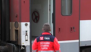 V nočnom rýchliku zomrel 37-ročný stevard. Nepomohlo ani hodinové oživovanie