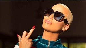 TOTO je dôvod, prečo Kanye núti frajerky verejne do nahoty! Jeho bývalka to povedala jasne!