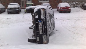 tvojenoviny: Drzí vodiči-nadľudia. Takto parkujú