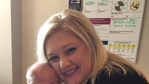 FOTO: Skutočne nezvyčajný pôrod. Žena priviedla na svet svoje dieťa vlastnými rukami