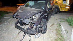 Opitý mladík (18) unikal polícii aj s prestrelenou pneumatikou