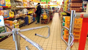 Dvojakej kvalite potravín má odzvoniť. Ceny by ale preto stúpnuť nemali