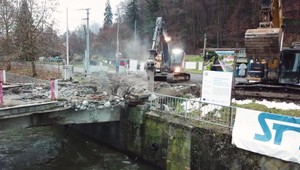 Neprejazdný most v centre Banskej Bystrice búrajú, prípravy na nový začnú na jar