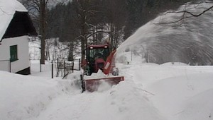 Kysuce stále biele. Ľudia už majú snehu plné zuby