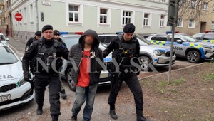 Susedia počuli krik. Po hádke zavraždil syn svojho otca (†51) sekerou