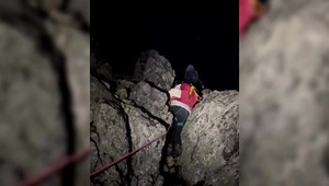 Dvojicu poľských horolezcov uväznil vrchol Baraních rohov. Zásah horských profesionálov trval celú noc