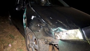 Dvoch kamarátov zrazilo auto, šestnásťročný Viktor neprežil