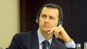 Asad tvrdí, že zo Sýrie neutiekol, bol evakuovaný Moskvou