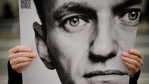 Navaľného telo rodine nevydajú ešte najmenej 14 dní