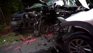 Vážna dopravná nehoda pre kŕč v nohe. Vodička vošla do protismeru aj s dvoma deťmi v aute