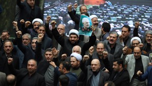 Tragický pohreb iránskeho generála. Dav ušliapal 40 ľudí a 213 sa zranilo