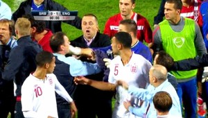 Horúce hlavy na Balkáne aj v Ázii. Pobili sa futbalisti aj tréneri