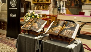 Práve vyšiel výnimočný knižný skvost: Drevený oltár Majstra Pavla z Levoče v Biblii