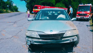 Záhadná nehoda: Vodič z miesta ušiel, spolujazdci ho vraj nepoznajú