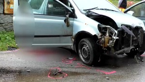 Žena(18) nezvládla prejazd poslednou zákrutou. Vymrštilo ju do priekopy