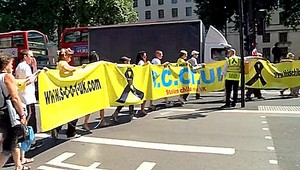 Protest proti adopciám. Deti nám vychovávajú iní