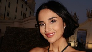 Módna poradkyňa ukázala trik, vďaka ktorému čierny outfit nikdy nebude nudný: Stačia tieto 2 materiály