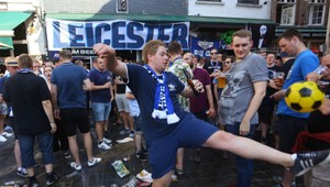 Heroické výkony. Schmeichela na ihrisku, fanúšikov Leicesteru v uliciach