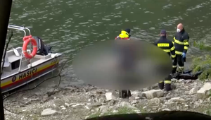 Nehybné telo, ktoré v piatok objavili na hladine Domaše, už stotožnili