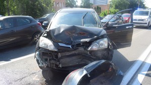 Nehoda počas popoludňajšej špičky. Podnapitý vodič narazil do auta pred sebou