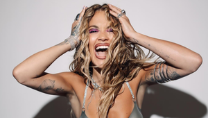 Rita Ora nehladuje, no aj tak má super postavu: Tento jedálniček zafunguje aj u vás!